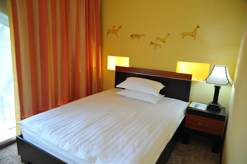 Artastana Hotel ห้อง รูปภาพ