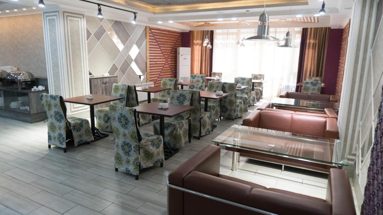 Artastana Hotel ภายนอก รูปภาพ